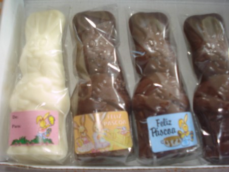 Coelhos maciços R$3,00 choco/preto e R$4,00 o choco/branco